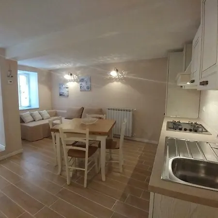 Apartment A 2 Passi Dal Pozzo Vezzano Ligure