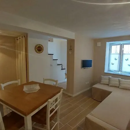 Apartment A 2 Passi Dal Pozzo Vezzano Ligure